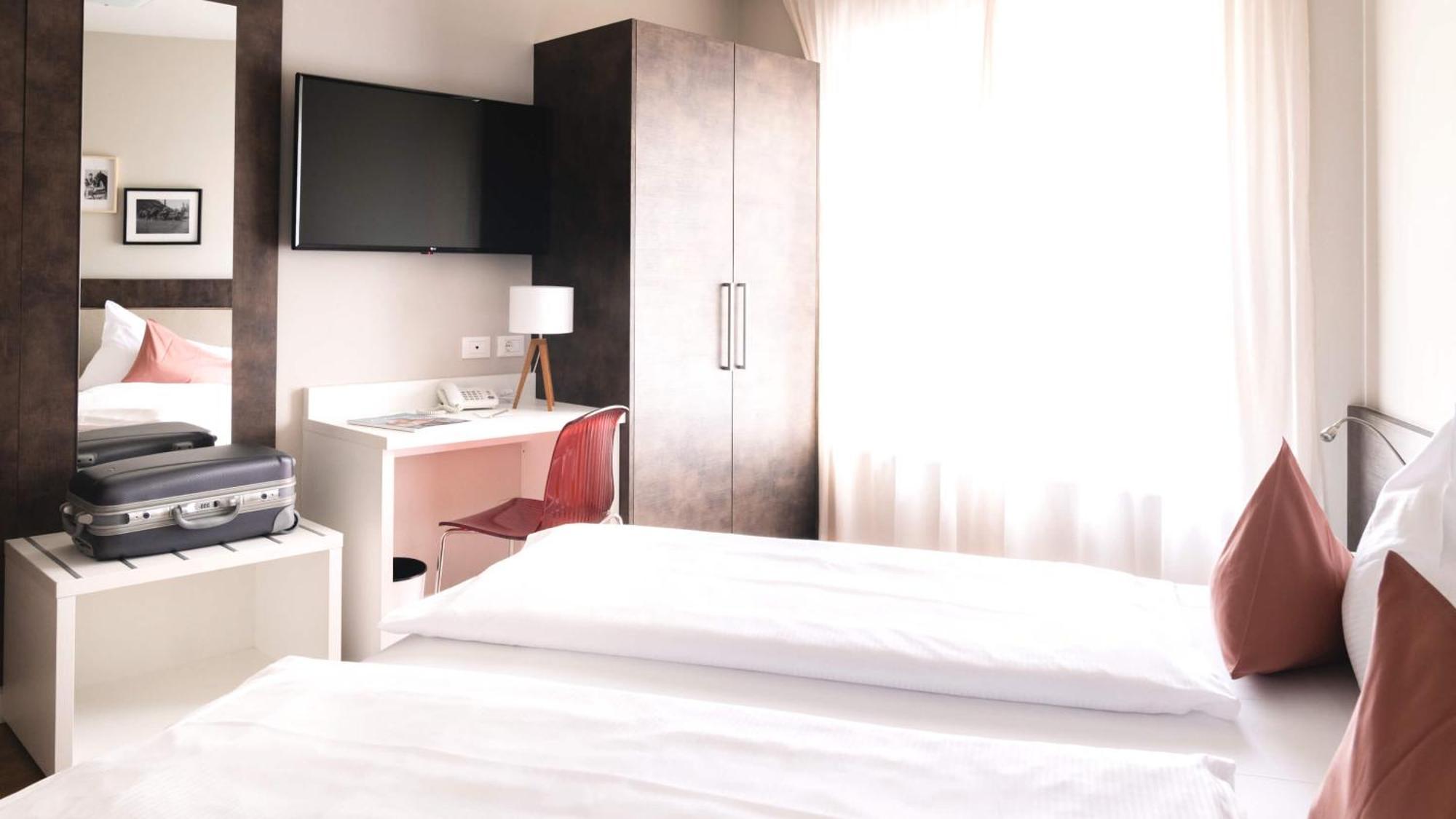 City Hotel Merano Room photo